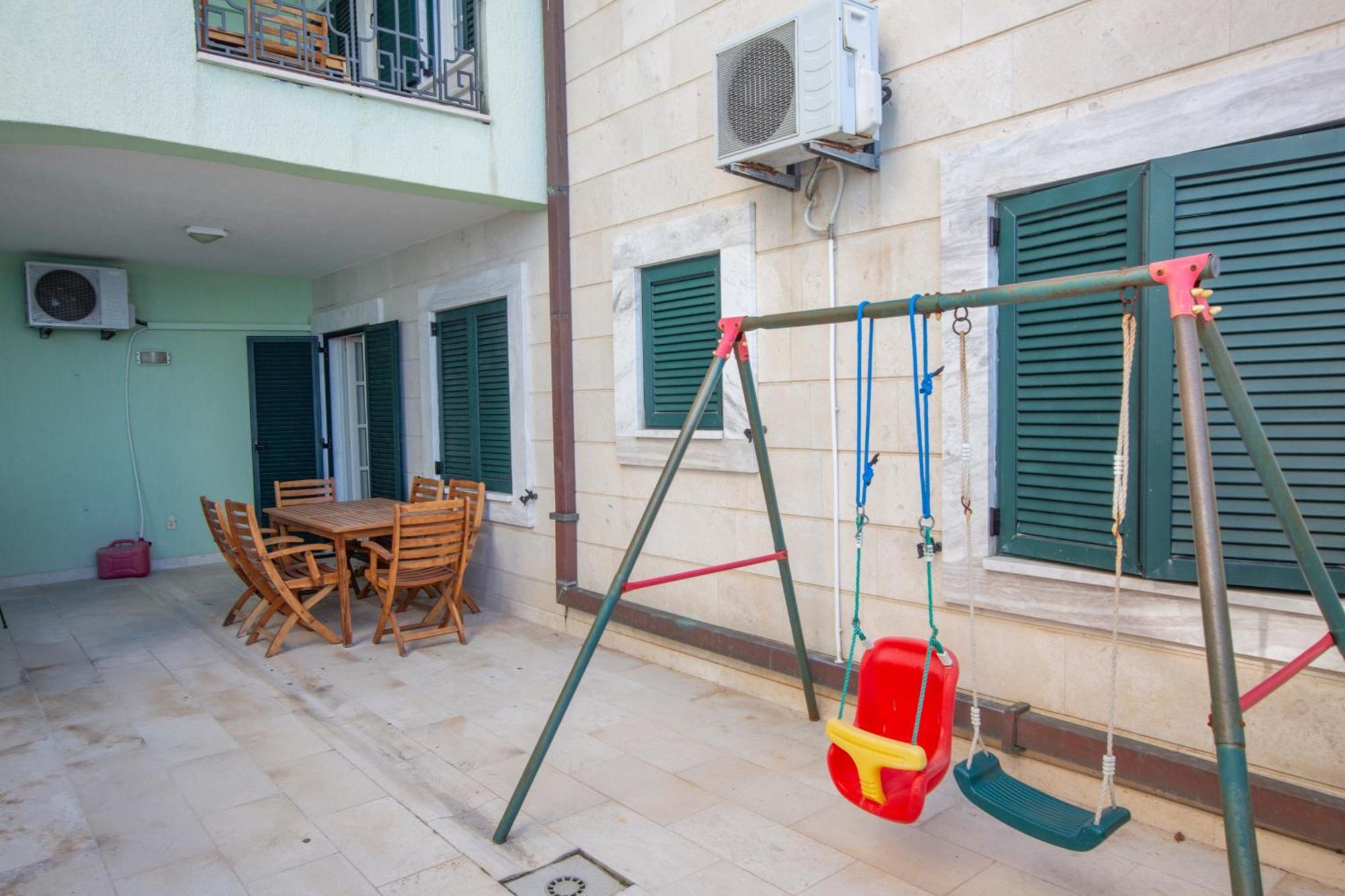 Montesan Luxury Apartment Beach Front Sveti Stefan Zewnętrze zdjęcie