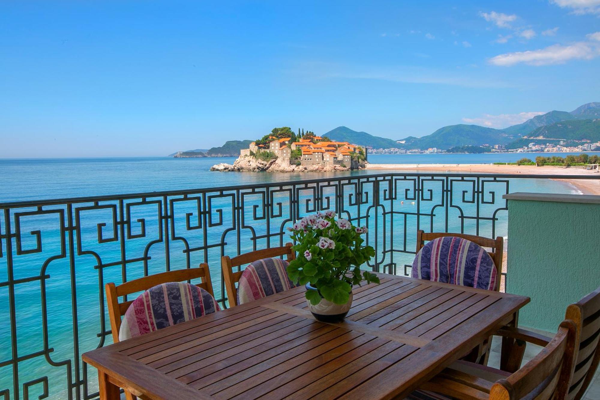 Montesan Luxury Apartment Beach Front Sveti Stefan Zewnętrze zdjęcie