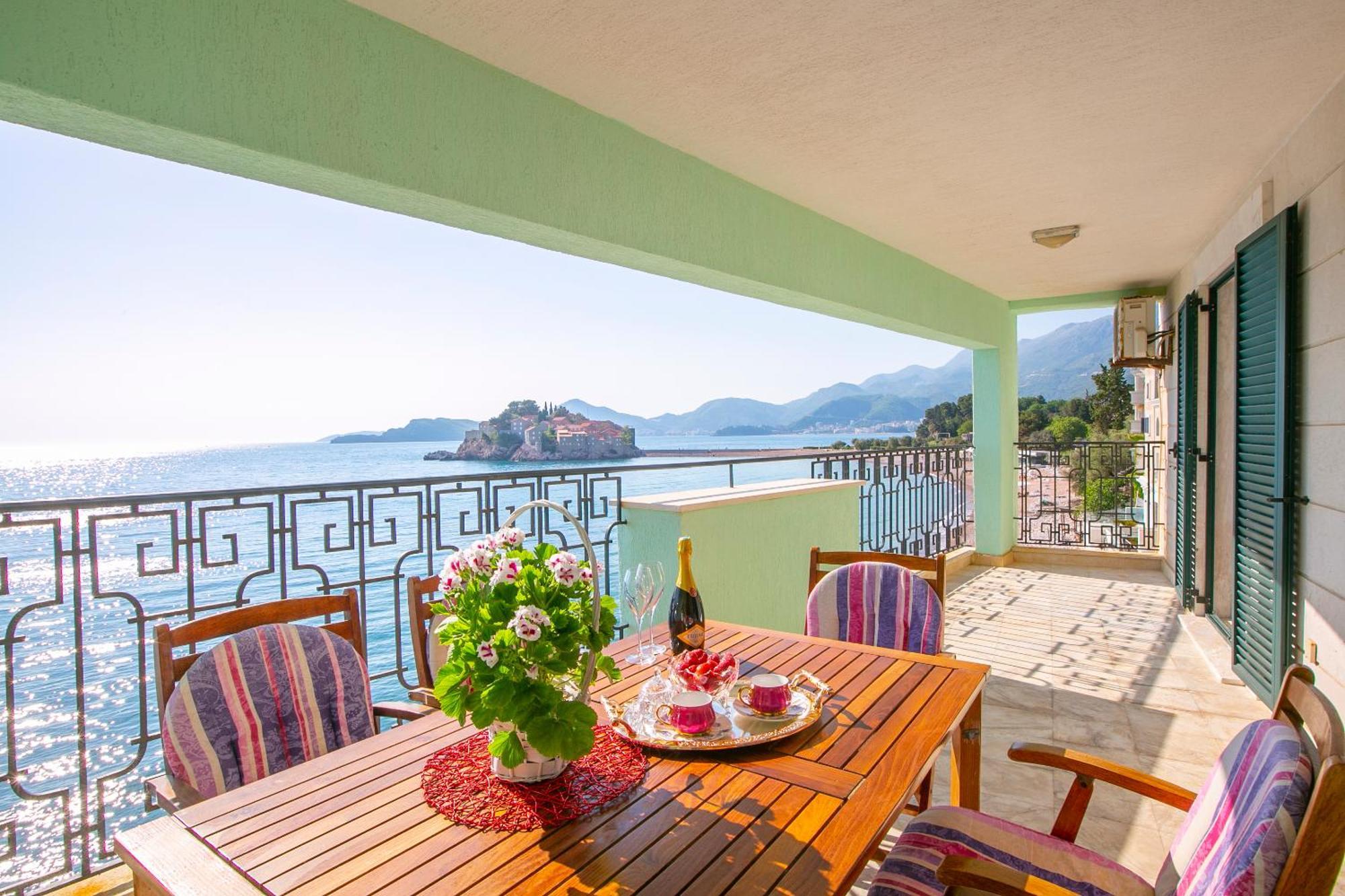 Montesan Luxury Apartment Beach Front Sveti Stefan Zewnętrze zdjęcie